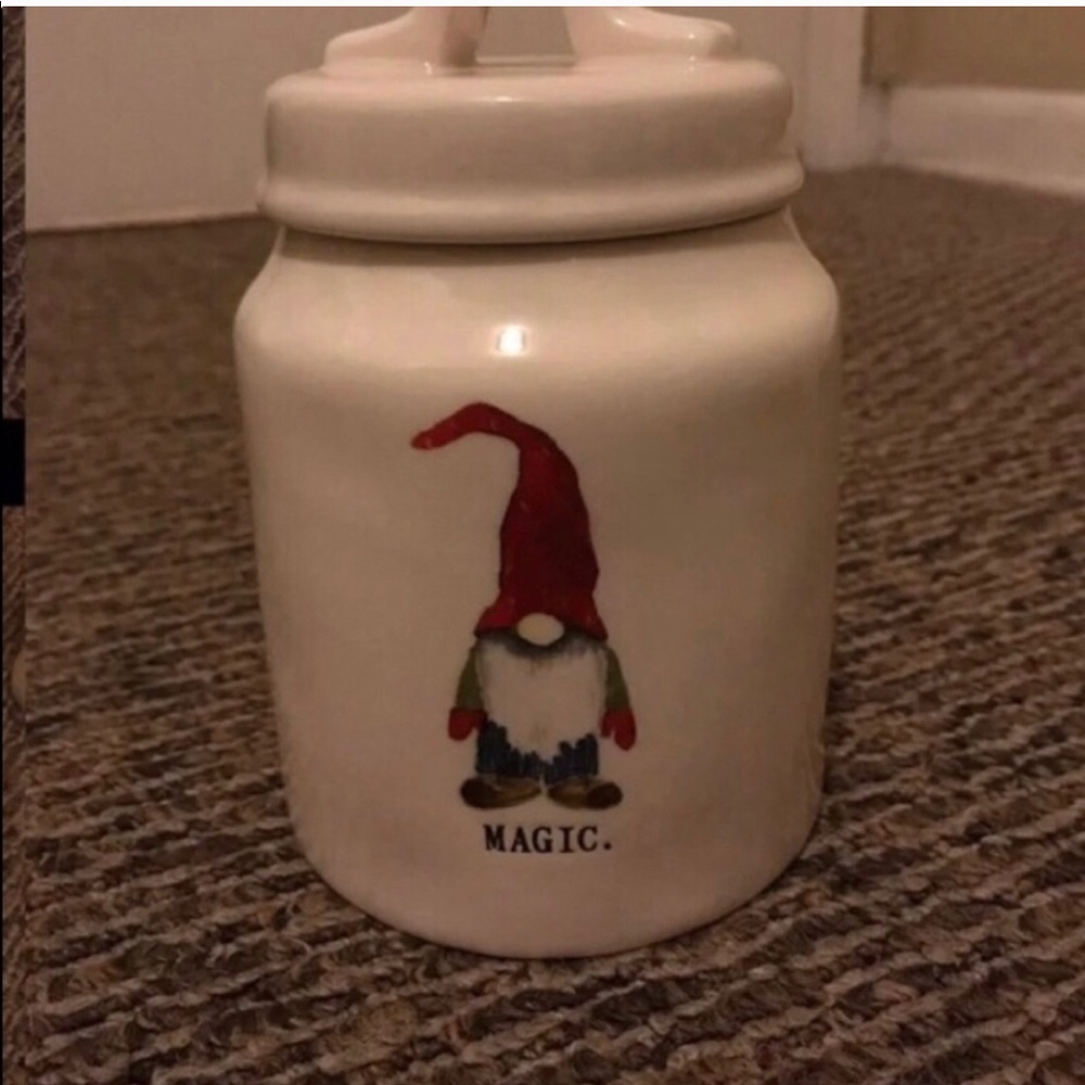 Gnome Canister. Reserved.